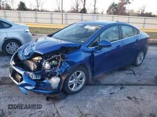 ✅ 2018 Chevrolet Cruze LT • VIN: 1G1BE5SM5J7207105 • Лот: 68840552. Опубликован ранее на Copart с пробегом 91 540 миль. Бесплатный доступ к архиву аукционных продаж из США и подробный отчёт об истории автомобиля на DreamBid. Изображение 1.