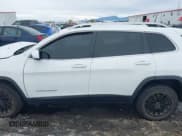 ✅ 2019 Jeep Cherokee Altitude • VIN: 1C4PJLLX9KD416808 • Lot: 41625084. Wystawiony na IAAI z przebiegiem 67 544 mil. Bezpłatny archiwum sprzedaży aukcyjnych z USA i szczegółowy raport historii pojazdu na DreamBid. Zdjęcie 14.