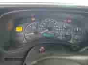 ✅ 2002 Chevrolet Silverado 1500 • VIN: 1GCEC14X42Z195786 • Lot: 66813284. Wystawiony na Copart z przebiegiem 113 104 mil mil. Skorzystaj z bezpłatnego archiwum sprzedaży aukcyjnych z USA i zobacz szczegółowy raport historii pojazdu na DreamBid. Zdjęcie 9.