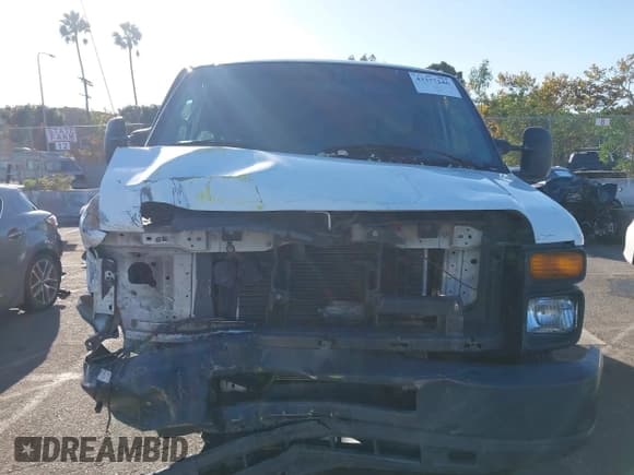 ✅ 2010 Ford Econoline Cargo Commercial • VIN: 1FTNE1EW4ADA38318 • Lot: 43377146. Wystawiony na IAAI z przebiegiem 285 042 mil. Bezpłatny archiwum sprzedaży aukcyjnych z USA i szczegółowy raport historii pojazdu na DreamBid. Zdjęcie 12.