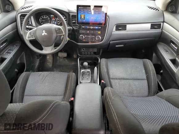 2018 Mitsubishi Outlander ES z VIN JA4AZ3A34JZ040495, wystawiony jako Copart lot #71119415 z przebiegiem 161 625 mil mil oraz Szkoda całkowita • Salvage title. Historia ofert i sprzedaży dostępna na DreamBid. Obrazek 8.