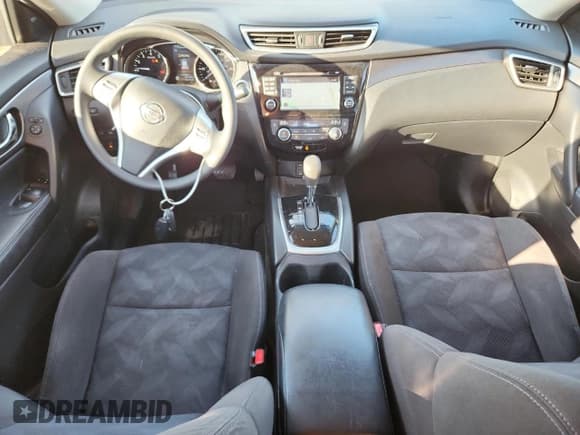 ✅ 2015 Nissan Rogue S • VIN: KNMAT2MTXFP573628 • Lot: 85359465. Wystawiony na Copart z przebiegiem 88 109 mil. Bezpłatny archiwum sprzedaży aukcyjnych z USA i szczegółowy raport historii pojazdu na DreamBid. Zdjęcie 8.