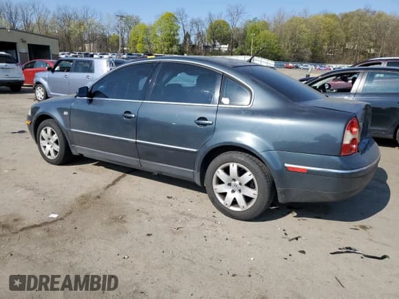 ✅ 2003 Volkswagen Passat GLX • VIN: WVWRH63B73P341214 • Lot: 54361985. Listed on Copart with 164,489 mi. Free auction sales archive from the USA and detailed vehicle history report at DreamBid. Image 2.