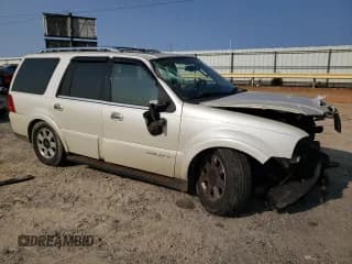✅ 2005 Lincoln Navigator Luxury • VIN: 5LMFU28595LJ07024 • Lot: 70567674. Wystawiony na Copart z przebiegiem 225 224 mil. Bezpłatny archiwum sprzedaży aukcyjnych z USA i szczegółowy raport historii pojazdu na DreamBid. Zdjęcie 4.