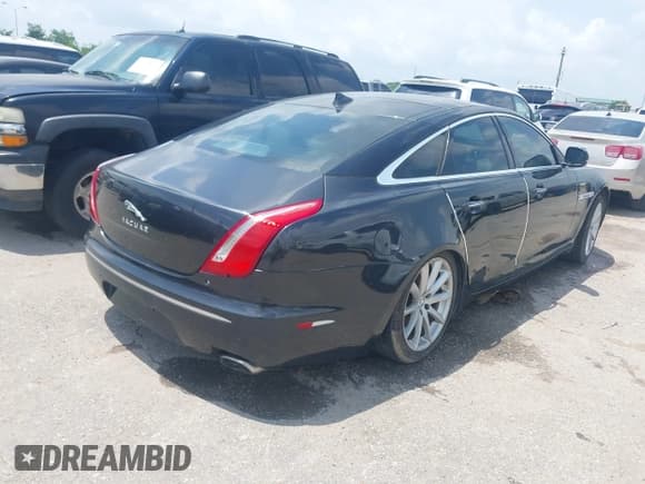✅ 2013 Jaguar XJ • VIN: SAJWA1C77D8V44610 • Лот: 42150382. Опубликован ранее на IAAI с пробегом Не указан. Бесплатный доступ к архиву аукционных продаж из США и подробный отчёт об истории автомобиля на DreamBid. Изображение 4.