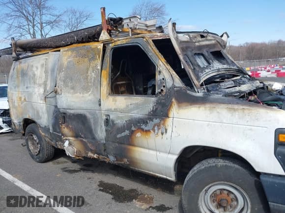 ✅ 2009 Ford Econoline Cargo • VIN: 1FTNE24L39DA13287 • Lot: 41727313. Listed on IAAI with Not provided. Free auction sales archive from the USA and detailed vehicle history report at DreamBid. Image 6.