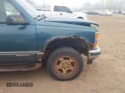 ✅ 1995 Chevrolet Tahoe • VIN: 1GNEK13K8SJ444637 • Lot: 43799024. Wystawiony na IAAI z przebiegiem 297 412 mil. Bezpłatny archiwum sprzedaży aukcyjnych z USA i szczegółowy raport historii pojazdu na DreamBid. Zdjęcie 15.