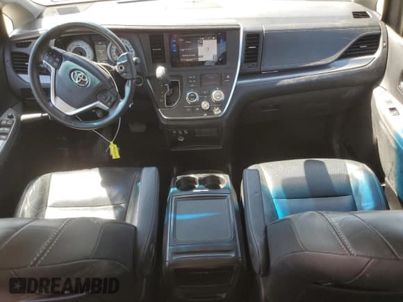 ✅ 2015 Toyota Sienna SE • VIN: 5TDXK3DC3FS684448 • Лот: 48678575. Опубликован ранее на Copart с пробегом 125 613 миль. Бесплатный доступ к архиву аукционных продаж из США и подробный отчёт об истории автомобиля на DreamBid. Изображение 8.