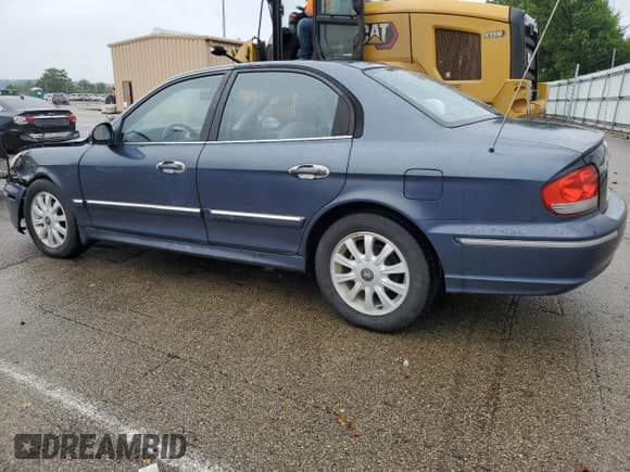 ✅ 2004 Hyundai Sonata GLS • VIN: KMHWF35H54A045102 • Lot: 59213235. Listed on Copart with 33,459 mi. Free auction sales archive from the USA and detailed vehicle history report at DreamBid. Image 2.