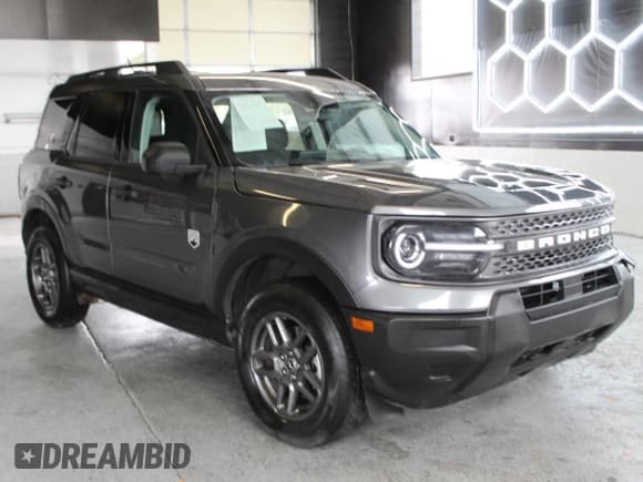 ✅ 2025 Ford Bronco Sport Big Bend • VIN: 3FMCR9BN5SRE22845 • Lot: 91942335. Wystawiony na Copart z przebiegiem 14 374 mil. Bezpłatny archiwum sprzedaży aukcyjnych z USA i szczegółowy raport historii pojazdu na DreamBid. Zdjęcie 1.