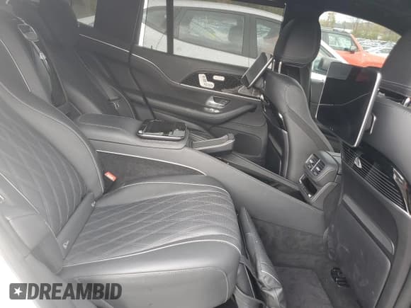 ✅ 2024 Mercedes-Benz GLS Maybach GLS 600 • VIN: 4JGFF8HB2RB138536 • Lot: 89482435. Wystawiony na Copart z przebiegiem 8 245 mil. Bezpłatny archiwum sprzedaży aukcyjnych z USA i szczegółowy raport historii pojazdu na DreamBid. Zdjęcie 11.