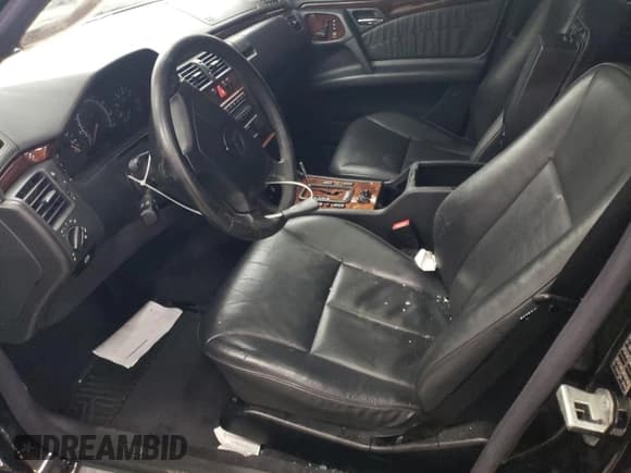 ✅ 1999 Mercedes-Benz E 320 • VIN: WDBJF82H7XX023926 • Лот: 86215615. Опубликован ранее на Copart с пробегом Не указан. Бесплатный доступ к архиву аукционных продаж из США и подробный отчёт об истории автомобиля на DreamBid. Изображение 7.