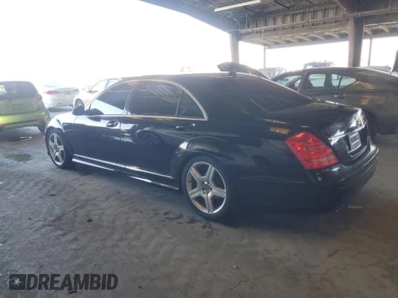 ✅ 2007 Mercedes-Benz S 550 • VIN: WDDNG71X87A100380 • Лот: 90921475. Опубликован ранее на Copart с пробегом 133 091 миль. Бесплатный доступ к архиву аукционных продаж из США и подробный отчёт об истории автомобиля на DreamBid. Изображение 2.