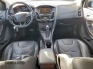 ✅ 2015 Ford Focus Titanium • VIN: 1FADP3N27FL235033 • Lot: 95573645. Wystawiony na Copart z przebiegiem 158 138 mil. Bezpłatny archiwum sprzedaży aukcyjnych z USA i szczegółowy raport historii pojazdu na DreamBid. Zdjęcie 8.