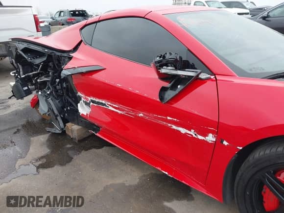 2021 Chevrolet Corvette 2LT с VIN 1G1YB2D42M5115027, выставлен на аукционе IAAI как лот 41484177 с пробегом 17 268 миль миль и . История ставок и продаж доступна на DreamBid. Изображение 19.