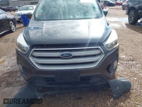 ✅ 2019 Ford Escape SE • VIN: 1FMCU0GD5KUB57055 • Lot: 43302551. Listed on IAAI with 52,970 mi. Free auction sales archive from the USA and detailed vehicle history report at DreamBid. Image 6.