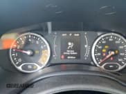 ✅ 2020 Jeep Renegade Sport • VIN: ZACNJAAB9LPL96207 • Lot: 91843595. Wystawiony na Copart z przebiegiem 89 793 mil. Bezpłatny archiwum sprzedaży aukcyjnych z USA i szczegółowy raport historii pojazdu na DreamBid. Zdjęcie 9.