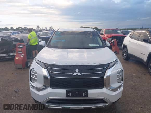 2024 Mitsubishi Outlander SE z VIN JA4J3VA81RZ009113, wystawiony jako IAAI lot #43244317 z przebiegiem 99 284 mil mil oraz . Historia ofert i sprzedaży dostępna na DreamBid. Obrazek 12.