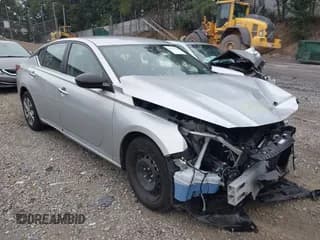 ✅ 2024 Nissan Altima S • VIN: 1N4BL4BV1RN379273 • Lot: 43027282. Wystawiony na IAAI z przebiegiem 49 104 mil. Bezpłatny archiwum sprzedaży aukcyjnych z USA i szczegółowy raport historii pojazdu na DreamBid. Zdjęcie 1.