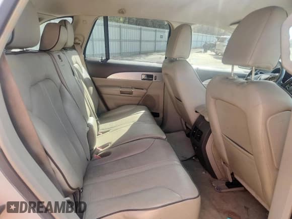 ✅ 2011 Lincoln MKX • VIN: 2LMDJ6JKXBBJ20925 • Лот: 91627555. Опубликован ранее на Copart с пробегом 281 495 миль. Бесплатный доступ к архиву аукционных продаж из США и подробный отчёт об истории автомобиля на DreamBid. Изображение 11.