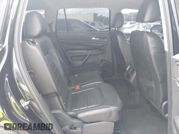 ✅ 2018 Volkswagen Atlas SEL Premium • VIN: 1V2NR2CA8JC580723 • Lot: 43163941. Wystawiony na IAAI z przebiegiem 79 307 mil. Bezpłatny archiwum sprzedaży aukcyjnych z USA i szczegółowy raport historii pojazdu na DreamBid. Zdjęcie 8.