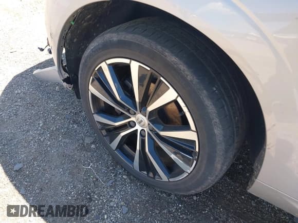 ✅ 2023 Volvo XC60 Plus Dark Theme • VIN: YV4L12RW2P1198966 • Lot: 42210227. Listed on IAAI with Not provided. Free auction sales archive from the USA and detailed vehicle history report at DreamBid. Image 12.