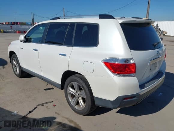 ✅ 2013 Toyota Highlander Limited • VIN: 5TDYK3EH1DS110443 • Lot: 43818172. Listed on IAAI with 111,519 mi. Free auction sales archive from the USA and detailed vehicle history report at DreamBid. Image 3.