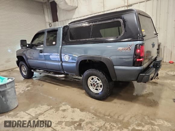 ✅ 2006 GMC Sierra 2500HD Work Truck • VIN: 1GTHK29U36E202986 • Лот: 91885775. Опубликован ранее на Copart с пробегом 208 518 миль. Бесплатный доступ к архиву аукционных продаж из США и подробный отчёт об истории автомобиля на DreamBid. Изображение 2.