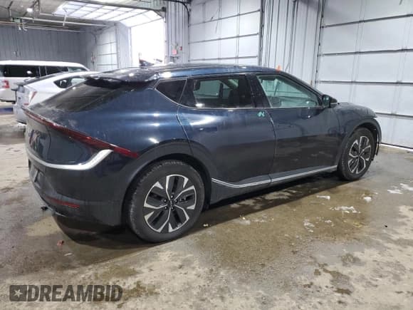 ✅ 2022 Kia EV6 Light • VIN: KNDC34LB8N5071384 • Лот: 88731405. Опубликован ранее на Copart с пробегом 15 528 миль. Бесплатный доступ к архиву аукционных продаж из США и подробный отчёт об истории автомобиля на DreamBid. Изображение 3.