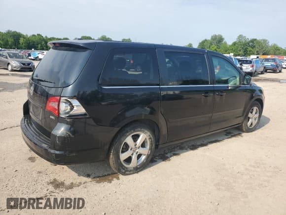 ✅ 2010 Volkswagen Routan SEL • VIN: 2V4RW5DX5AR325153 • Lot: 60032735. Listed on Copart with 133,889 mi. Free auction sales archive from the USA and detailed vehicle history report at DreamBid. Image 3.