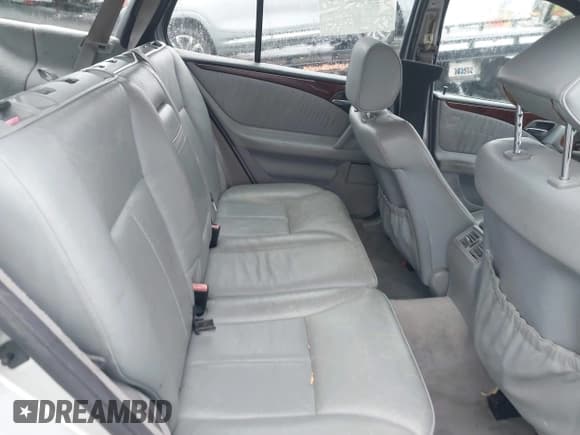 ✅ 1999 Mercedes-Benz E 320 • VIN: WDBJH82F9XX022849 • Лот: 42327330. Опубликован ранее на IAAI с пробегом 254 327 миль. Бесплатный доступ к архиву аукционных продаж из США и подробный отчёт об истории автомобиля на DreamBid. Изображение 8.