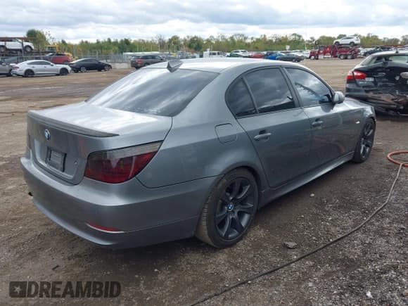 ✅ 2008 BMW 5 Series 535i • VIN: WBANW13588CN56503 • Lot: 43513526. Wystawiony na IAAI z przebiegiem 175 424 mil. Bezpłatny archiwum sprzedaży aukcyjnych z USA i szczegółowy raport historii pojazdu na DreamBid. Zdjęcie 4.