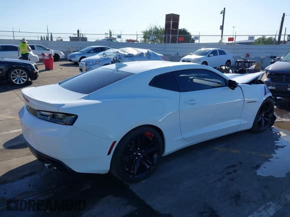 ✅ 2018 Chevrolet Camaro 2LT • VIN: 1G1FD1RS7J0160296 • Lot: 41359225. Wystawiony na IAAI z przebiegiem 35 431 mil. Bezpłatny archiwum sprzedaży aukcyjnych z USA i szczegółowy raport historii pojazdu na DreamBid. Zdjęcie 4.