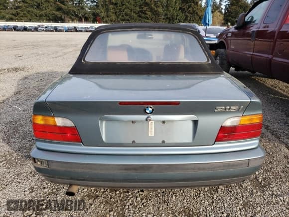 ✅ 1994 BMW 3 Series 318i • VIN: WBABK532XREC82743 • Лот: 77685874. Опубликован ранее на Copart с пробегом 194 919 миль. Бесплатный доступ к архиву аукционных продаж из США и подробный отчёт об истории автомобиля на DreamBid. Изображение 6.