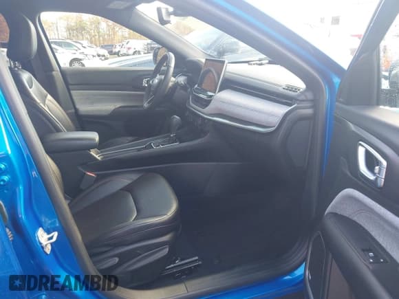 ✅ 2024 Jeep Compass Latitude Lux • VIN: 3C4NJDFN9RT153988 • Лот: 43594044. Опубликован ранее на IAAI с пробегом 15 802 миль. Бесплатный доступ к архиву аукционных продаж из США и подробный отчёт об истории автомобиля на DreamBid. Изображение 5.