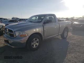 ✅ 2010 Dodge 1500 ST • VIN: 3D7JB1EPXAG118652 • Lot: 47584945. Wystawiony na Copart z przebiegiem 145 269 mil. Bezpłatny archiwum sprzedaży aukcyjnych z USA i szczegółowy raport historii pojazdu na DreamBid. Zdjęcie 1.