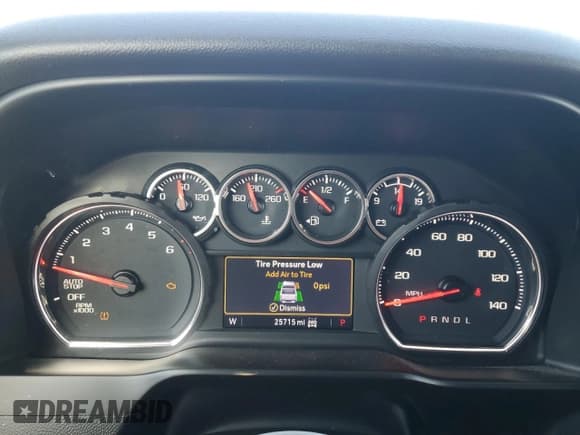 ✅ 2021 Chevrolet Silverado 1500 RST • VIN: 3GCUYEED7MG232678 • Lot: 70893624. Wystawiony na Copart z przebiegiem 25 715 mil. Bezpłatny archiwum sprzedaży aukcyjnych z USA i szczegółowy raport historii pojazdu na DreamBid. Zdjęcie 9.