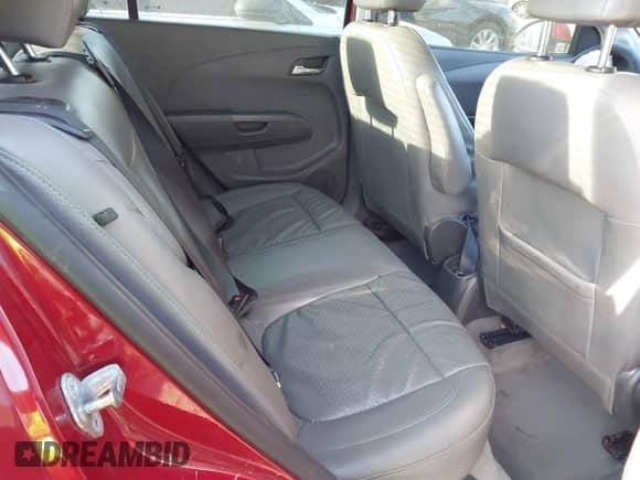 2013 Chevrolet Sonic LTZ с VIN 1G1JE5SB6D4224964, выставлен на аукционе IAAI как лот 43118732 с пробегом 130 961 миль миль и . История ставок и продаж доступна на DreamBid. Изображение 8.