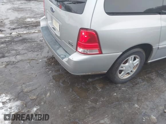 ✅ 2005 Ford Freestar SEL • VIN: 2FMZA52265BA05480 • Lot: 43870797. Listed on IAAI with 129,462 mi. Free auction sales archive from the USA and detailed vehicle history report at DreamBid. Image 12.