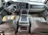 ✅ 2003 Chevrolet Suburban Z71 • VIN: 3GNFK16Z13G283712 • Лот: 41558395. Опубликован ранее на Copart с пробегом 292 008 миль. Бесплатный доступ к архиву аукционных продаж из США и подробный отчёт об истории автомобиля на DreamBid. Изображение 8.