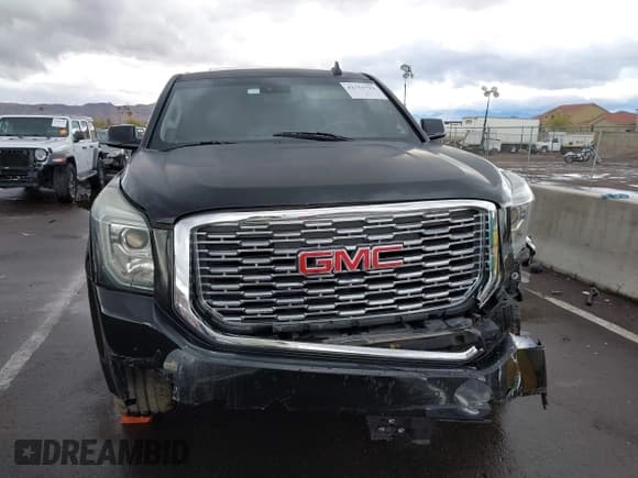 ✅ 2019 GMC Yukon XL SLT • VIN: 1GKS1GKC7KR155668 • Lot: 41751792. Wystawiony na IAAI z przebiegiem 163 537 mil. Bezpłatny archiwum sprzedaży aukcyjnych z USA i szczegółowy raport historii pojazdu na DreamBid. Zdjęcie 13.