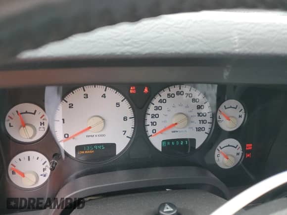 2005 Dodge 1500 SLT z VIN 1D7HA16D15J519260, wystawiony jako Copart lot #78780234 z przebiegiem 135 945 mil mil oraz Szkoda całkowita • Salvage title. Historia ofert i sprzedaży dostępna na DreamBid. Obrazek 9.