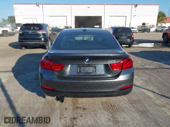 ✅ 2019 BMW 4 Series 430i • VIN: WBA4J1C58KBM17219 • Lot: 43769170. Listed on IAAI with 72,021 mi. Free auction sales archive from the USA and detailed vehicle history report at DreamBid. Image 16.