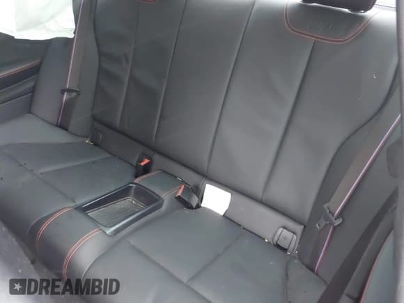 ✅ 2021 BMW M2 Competition • VIN: WBS2U7C03M7H03506 • Lot: 43347547. Wystawiony na IAAI z przebiegiem 70 726 mil. Bezpłatny archiwum sprzedaży aukcyjnych z USA i szczegółowy raport historii pojazdu na DreamBid. Zdjęcie 8.