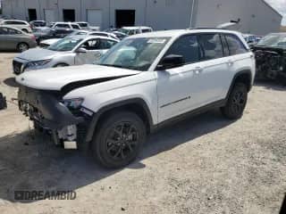 2025 Jeep Grand Cherokee Altitude X with VIN 1C4RJGAG9SC338734, listed as a Copart auction lot 82096305 with 2,038 mi miles and Salvage title. Bid and sale history available at DreamBid. Image 1.