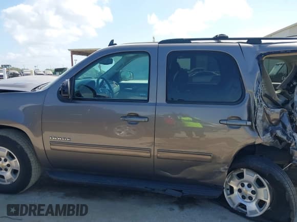 ✅ 2014 Chevrolet Tahoe LT • VIN: 1GNSCBE0XER247248 • Lot: 42438570. Listed on IAAI with 108,455 mi. Free auction sales archive from the USA and detailed vehicle history report at DreamBid. Image 15.