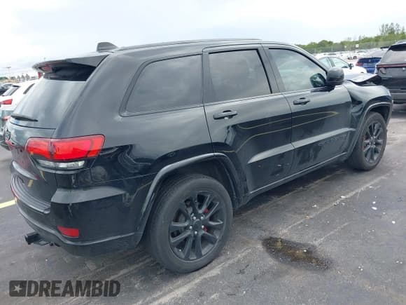 ✅ 2018 Jeep Grand Cherokee Altitude • VIN: 1C4RJEAG5JC125623 • Lot: 42725317. Wystawiony na IAAI z przebiegiem 109 018 mil. Bezpłatny archiwum sprzedaży aukcyjnych z USA i szczegółowy raport historii pojazdu na DreamBid. Zdjęcie 4.