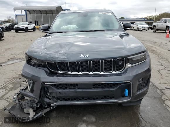 ✅ 2022 Jeep Grand Cherokee Overland • VIN: 1C4RJYD69N8724716 • Lot: 79042354. Listed on Copart with 30,893 mi. Free auction sales archive from the USA and detailed vehicle history report at DreamBid. Image 5.