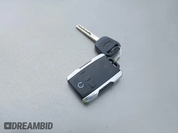 ✅ 2014 Chevrolet Silverado 1500 LT • VIN: 3GCUKREC7EG561639 • Lot: 42020364. Wystawiony na IAAI z przebiegiem 154 785 mil. Bezpłatny archiwum sprzedaży aukcyjnych z USA i szczegółowy raport historii pojazdu na DreamBid. Zdjęcie 11.