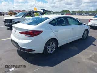 2020 Hyundai Elantra SEL z VIN 5NPD84LF5LH548052, wystawiony jako IAAI lot #43395758 z przebiegiem 84 965 mil mil oraz . Historia ofert i sprzedaży dostępna na DreamBid. Obrazek 4.